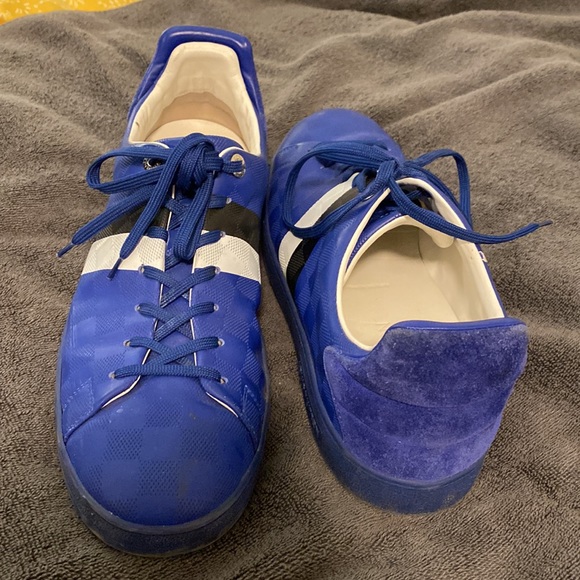 Sneakers - Picture 3 of 5